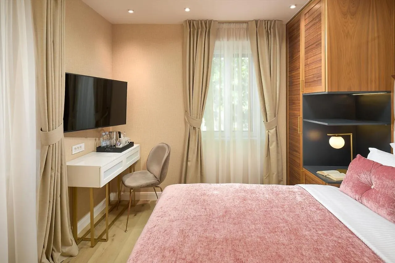 Geremia Luxury Rooms Split Bed & Breakfast